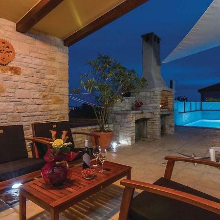 Luxury Apartment Alba With Pool Kanfanar Exterior foto