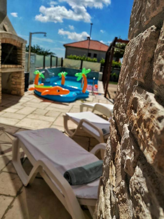 Luxury Apartment Alba With Pool Kanfanar Exterior foto