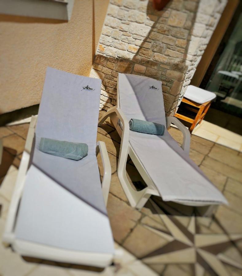 Luxury Apartment Alba With Pool Kanfanar Exterior foto